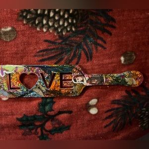 Resin paddles with descriptions on the